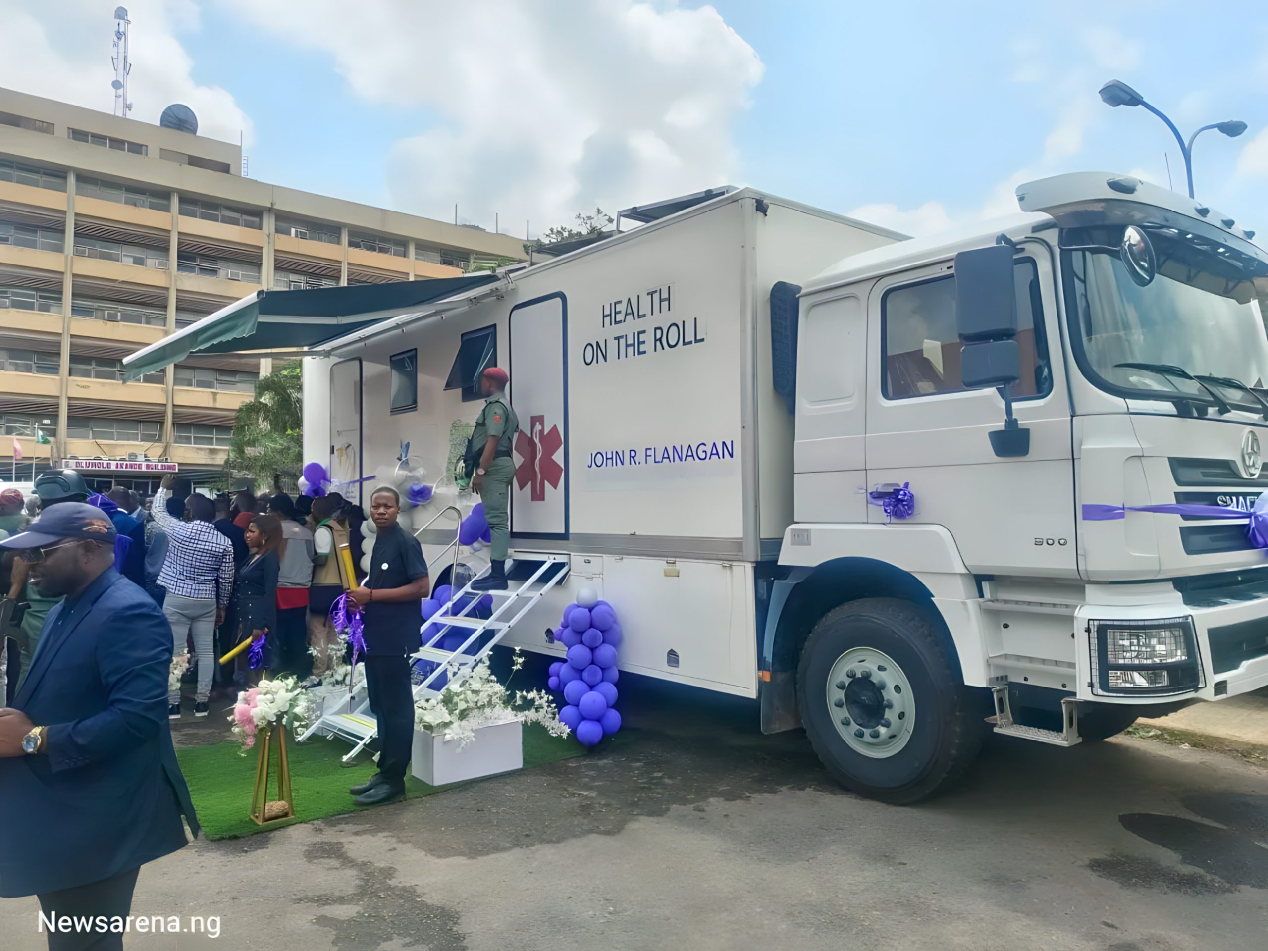 Mobile screening truck